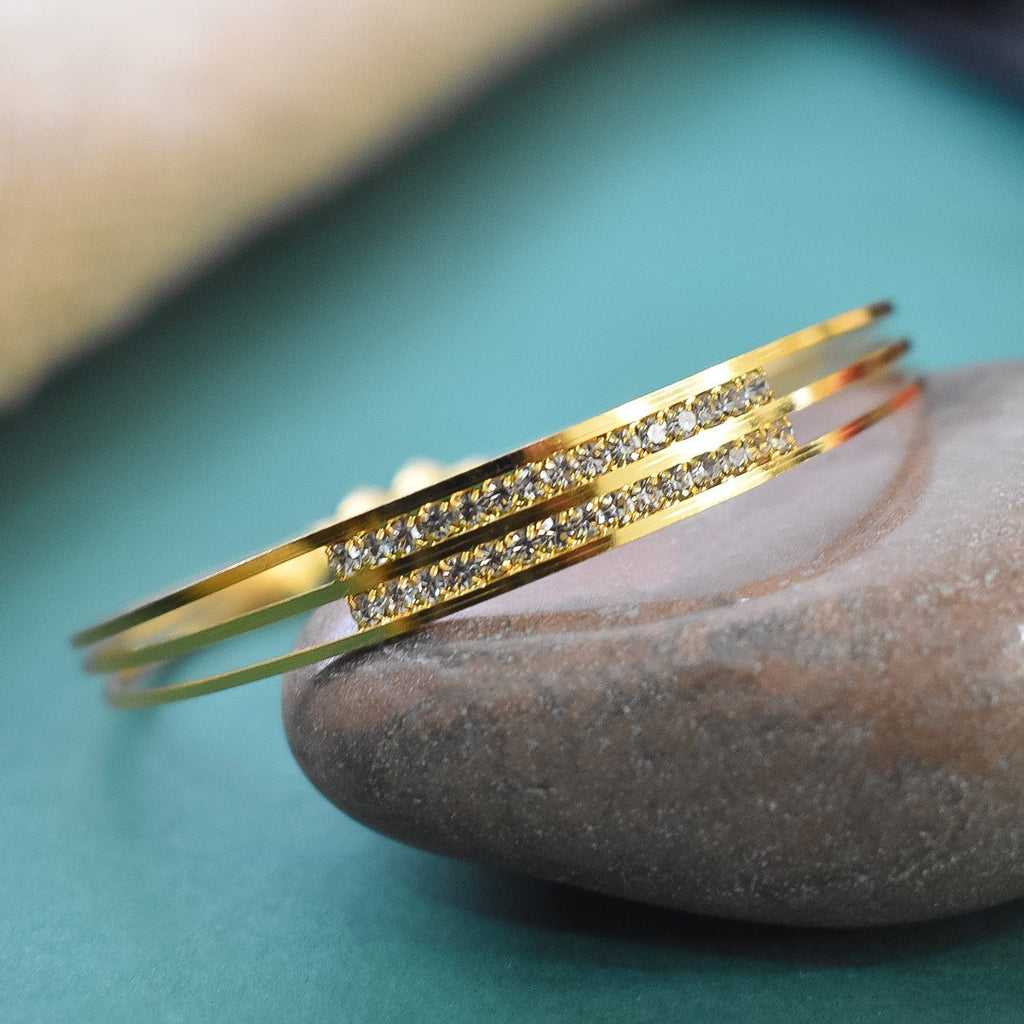 Elegant Gold Plated Women's Bracelet with Sparkling Accents and Timeless Design