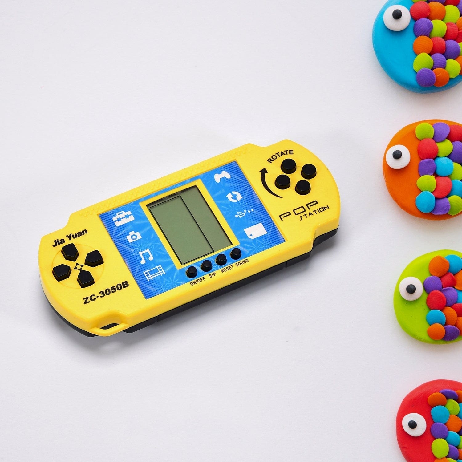 Portable Retro Handheld Video Game Console – Fun Pocket Gaming Toy